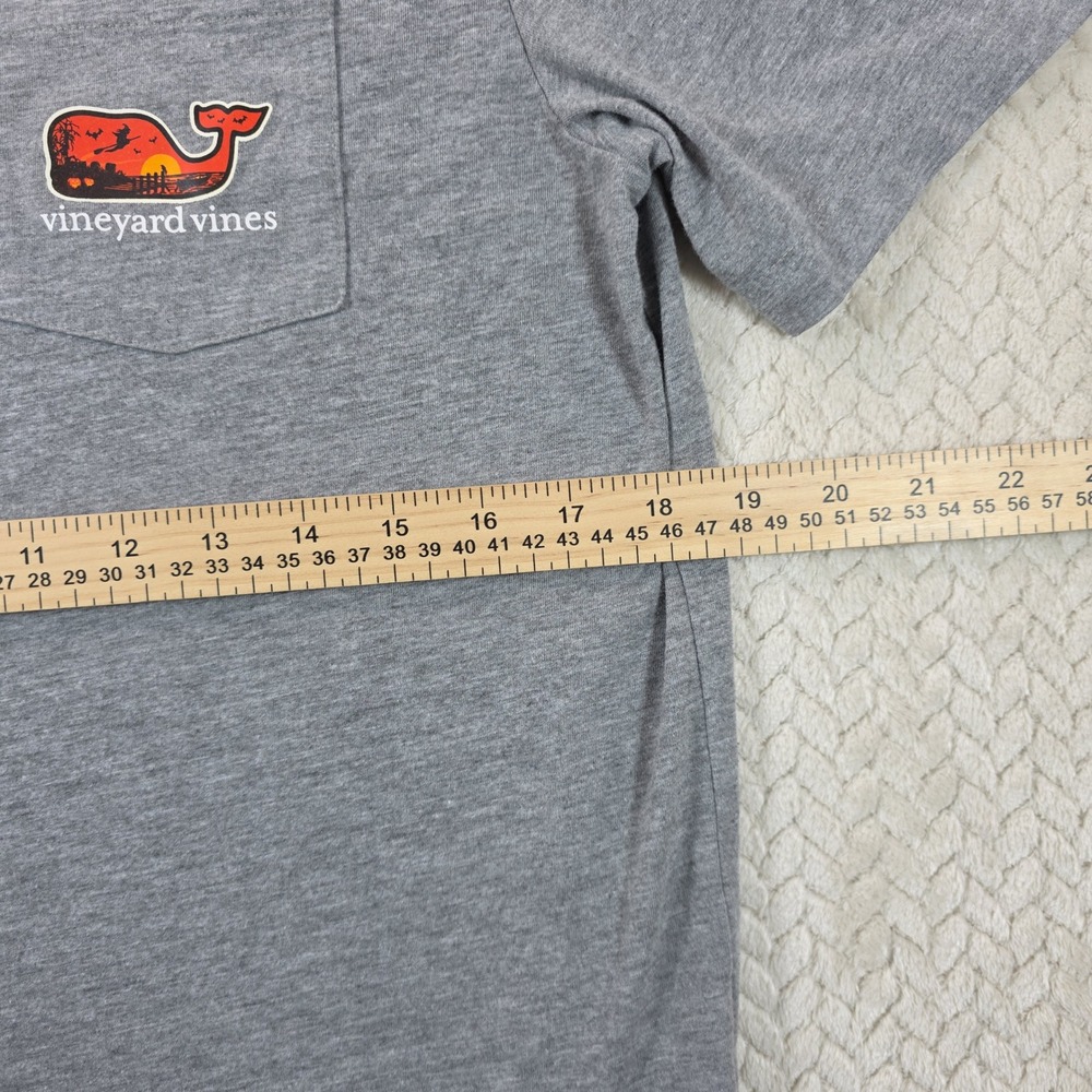 Vineyard Vines Mens Halloween Witch Whale Graphic Pocket T-Shirt Gray Small - Picture 5 of 8